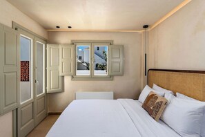 Two Bedroom Apartment Heated Plunge Pool | In-room safe, soundproofing, iron/ironing board, free WiFi - Peranosa The Residency (Santorini)