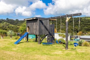 Children’s area - Wharetana Bay Villa - Wharetana Bay Villa is a premium two bedroom, two bathroom holiday villa making the property perfect for two couples or small family groups. (Waiheke Island)