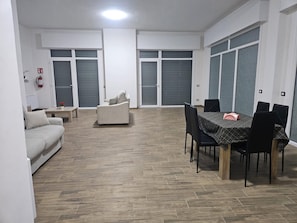 Suite Studio Familiale | 1 chambre, bureau, Wi-Fi gratuit