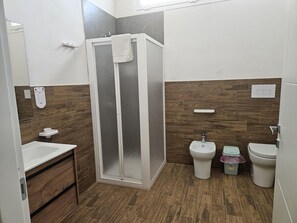 Studio Suite dành cho gia đình | Phòng tắm