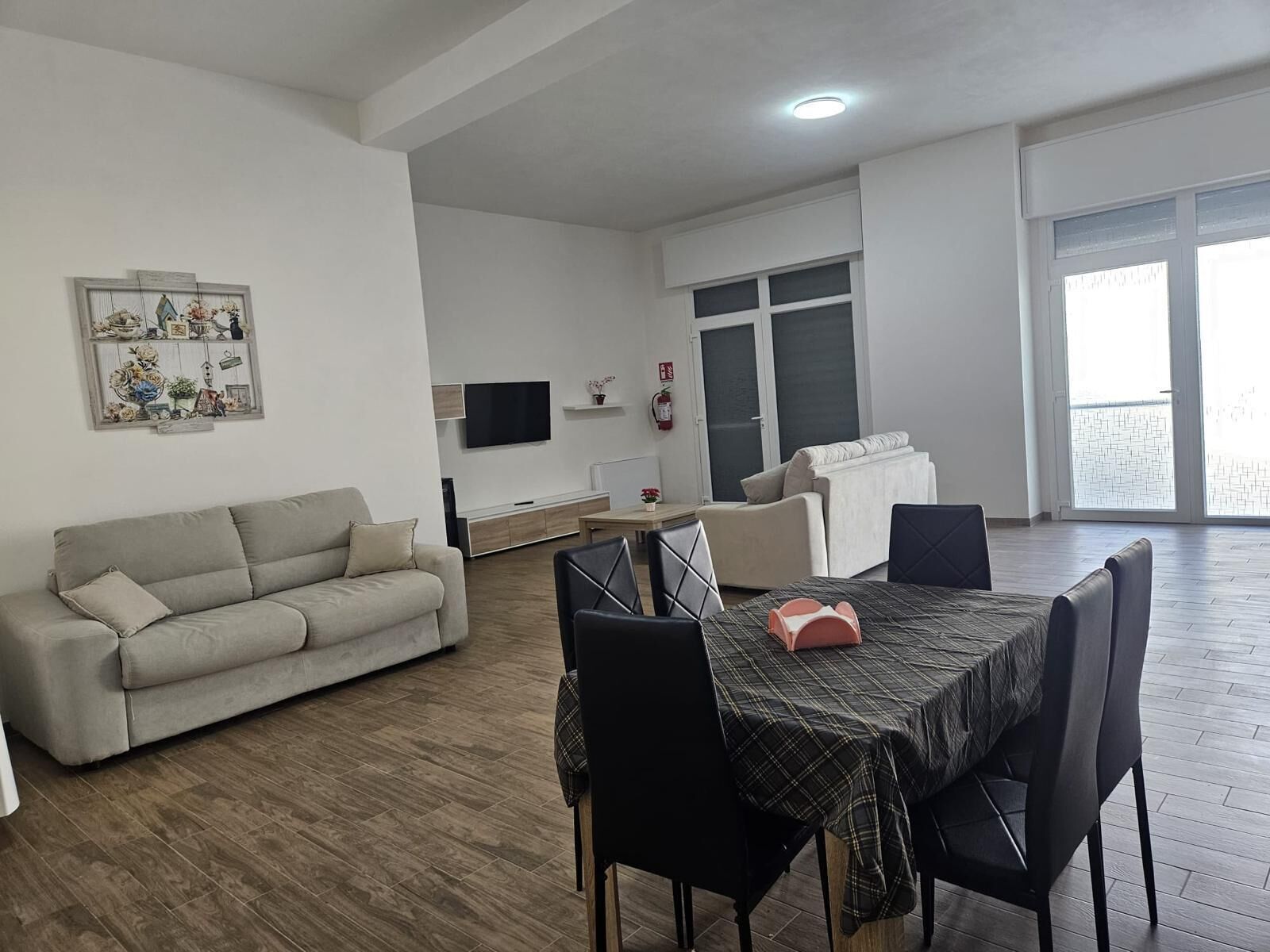 家庭开间套房 | 起居区