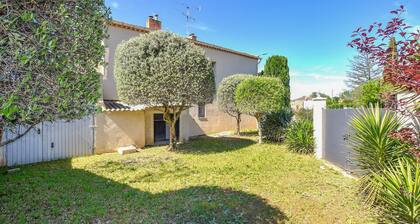 Magnifique maison Ă Sorgues avec WiFi