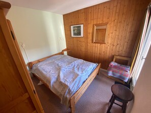 2 bedrooms