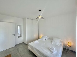 1 quarto, Wi-Fi de cortesia, roupa de cama