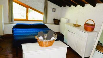 3 Schlafzimmer, Reisekinderbett, kostenloses WLAN, Bettwäsche