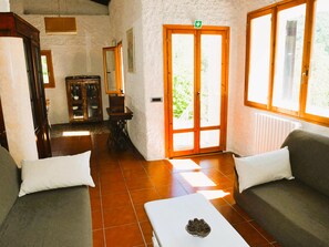 Kamin, Videospiele, Bücher, Stereoanlage