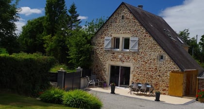 Maison spacieuse à la ferme avec jardin clÎturé, animaux admis