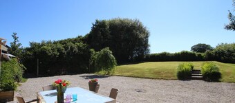 Charming Farmhouse in Cotentin, Private Garden, WiFi, Family & Pet-Friendly, Play Area