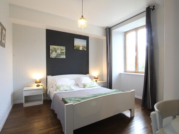 2 chambres, accès au Wi-Fi (inclus)