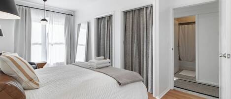 3 bedrooms, desk, iron/ironing board, WiFi