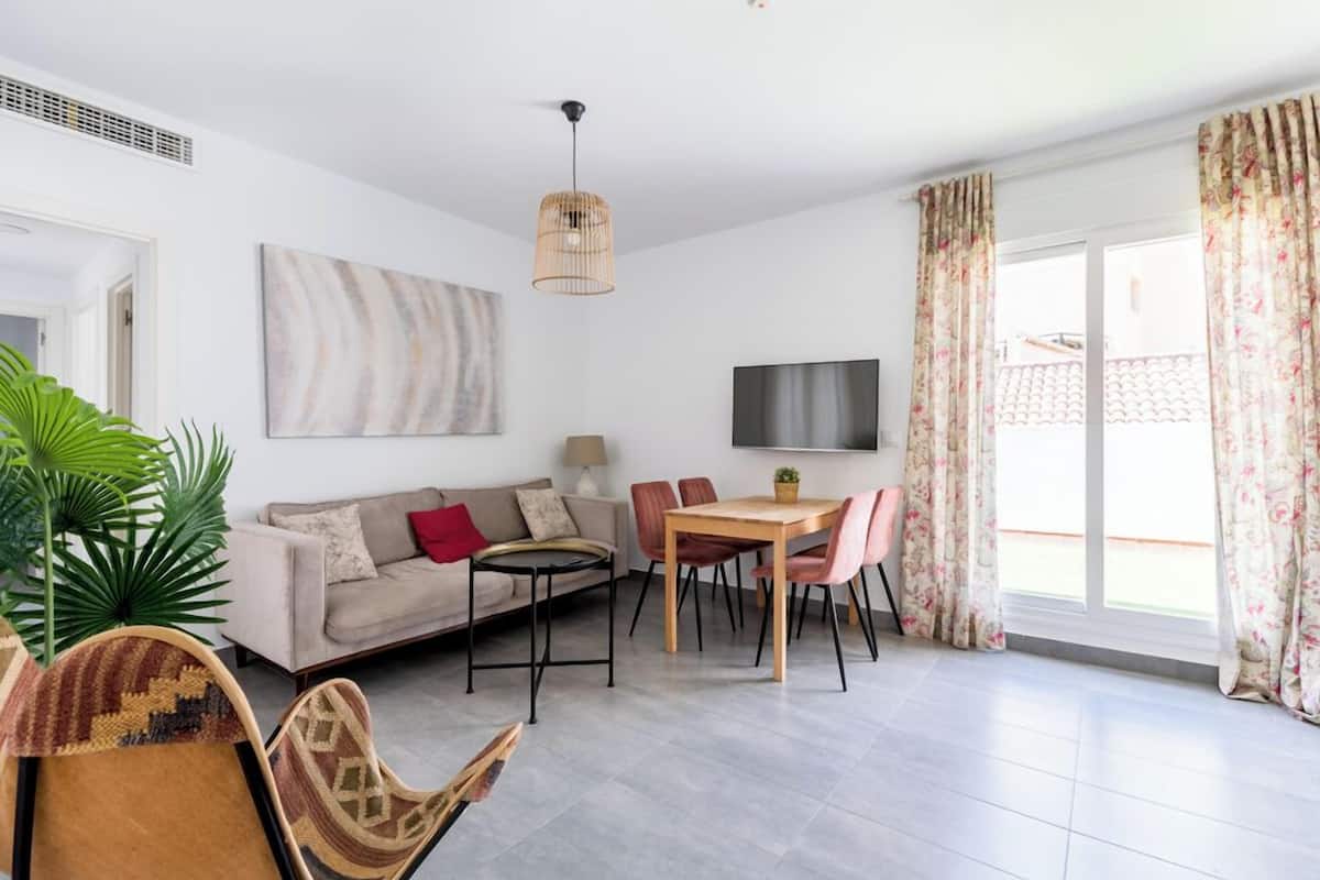 Family Apartment, 2 Bedrooms | Living area | Flat-screen TV