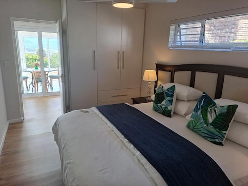 One-Bedroom Apartment - Sleeps 2 adults in a King size bed and 2 children.

 