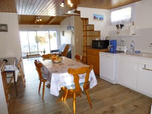 Interior - Comfortable Villa Steps from Beach, Forest & Shops – Sleeps 5 (La Barre-de-Monts)