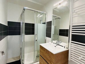Towels - Calvi Apartment - 2 rooms, air conditioning, parking, near beach (Calvi)