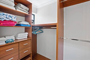 Interior - Stylish Flamingo Condo with Ocean Views, Renovated Kitchen & Walkable Beach Access (Playa Flamingo)