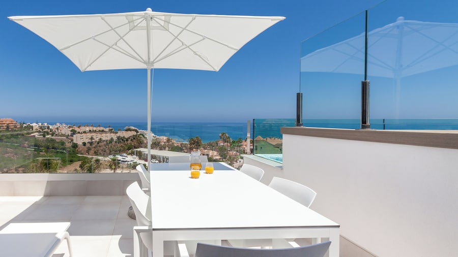Seaview Residence with pool