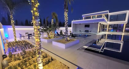 La Mirage Group Villas