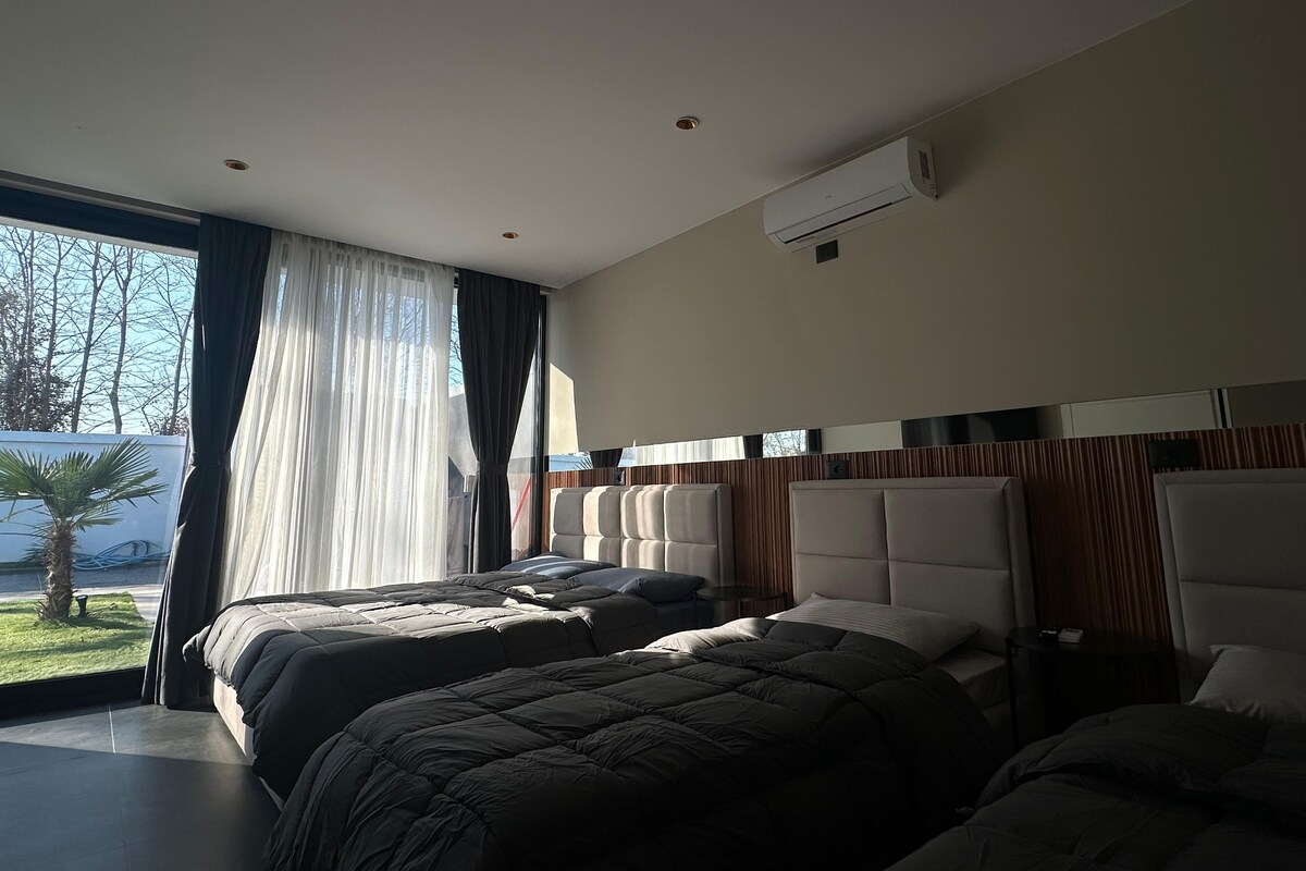 ZEN Villa | Premium bedding, desk, laptop workspace, soundproofing