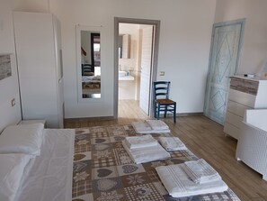 5 quartos, ferros/tábuas de passar roupa, Wi-Fi, roupa de cama