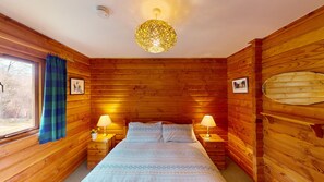 4 bedrooms, iron/ironing board, travel cot, free WiFi