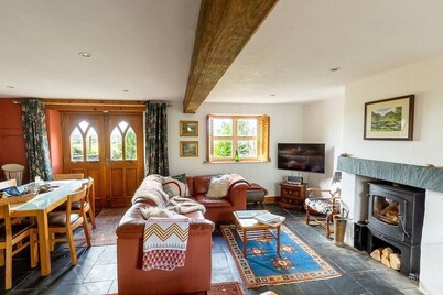 Two bed Cottage with Log Burner & Incredible Views