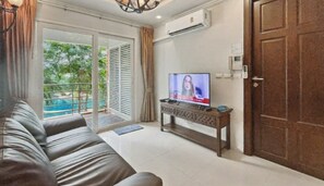 TV - 6-26 - 1 Bdr Condo with Balcony and shared Pool (Tambon Patong)