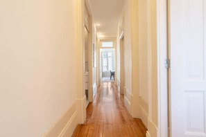 Interior - Modern Comfy Flat by HostWise (Porto)