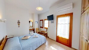 Basic Double Room, Balcony, Mountain View | Laptop workspace, free WiFi - Catherine Portaria Guest House (Volos)