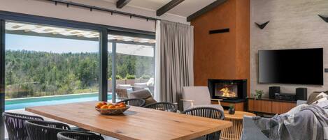 Villa (Two Bedroom Villa with Terrace and Sw) | Dining room