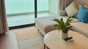Family Suite, Balcony, Ocean View | Living area