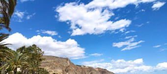 Charming Three Bedrooms Apartment With Seaview