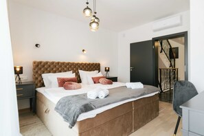 Villa (Three Bedroom Villa with Swimming Poo) | 3 dormitorios, cunas (de pago), wifi gratis