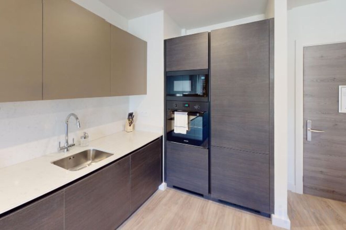 Cocina privada | Cafetera de espresso, refrigerador con congelador, microondas y horno