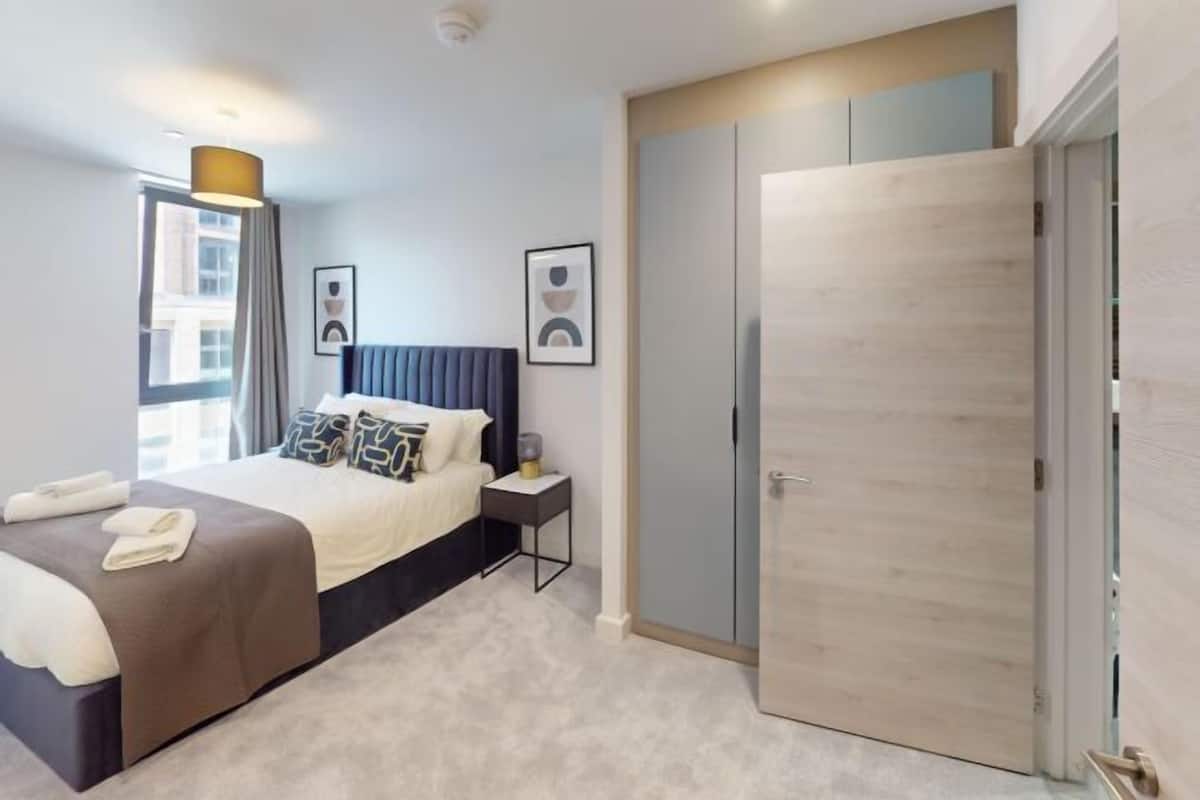 2 bedrooms, free cots/infant beds, free WiFi, bed sheets