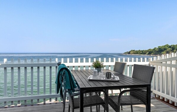 Outdoor dining - Lovely home in Hasle with WiFi (Hasle)