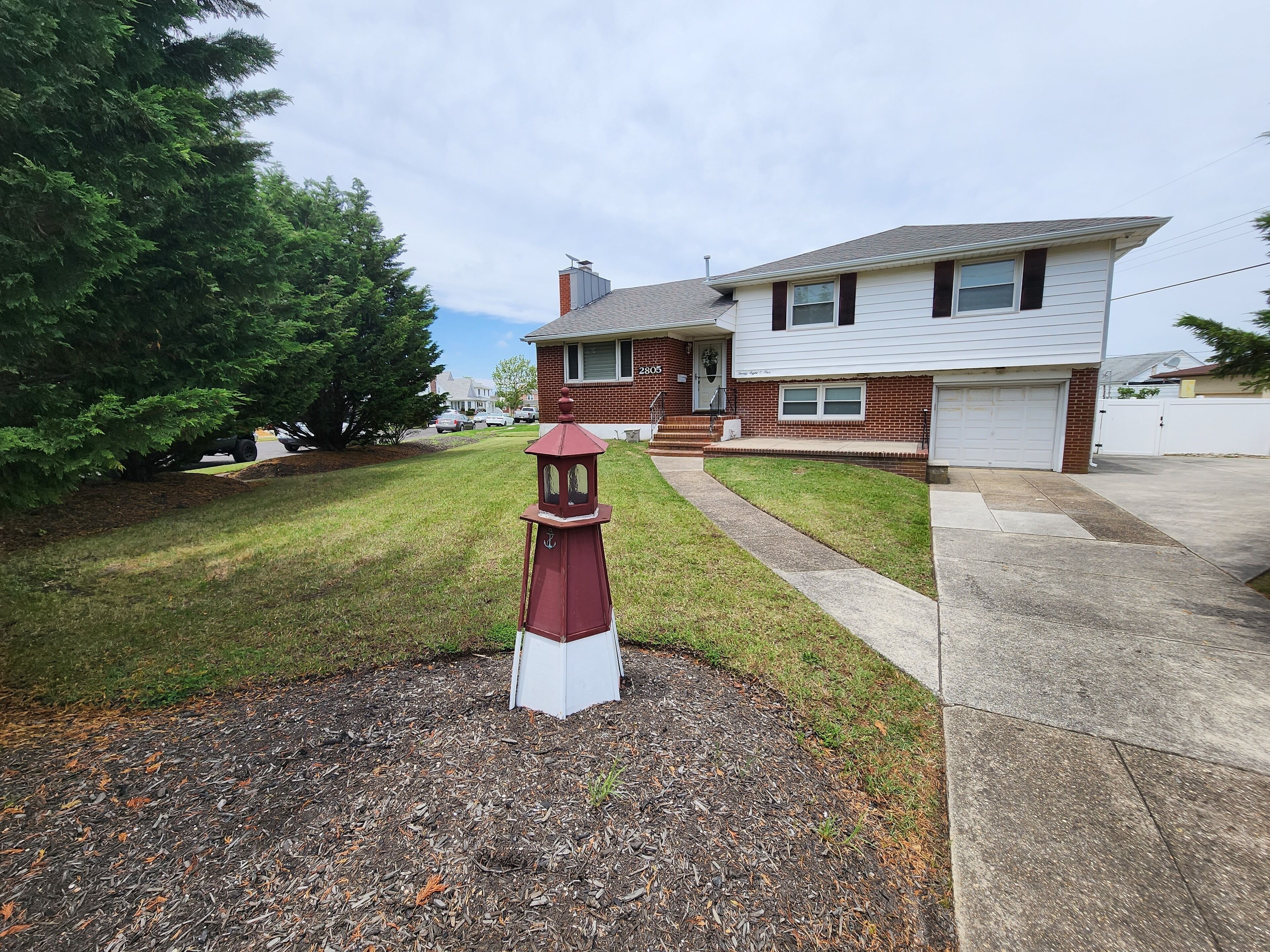 5 Bed 2 Bath Retreat Walking distance to Beach ! 5 minutes to Atlantic City