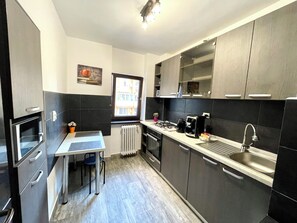 City Apartment | Private kitchen | Full-size fridge, microwave, oven, espresso maker - Tower Old City Apartment (Bucharest)