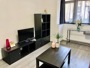 City Apartment | Living area