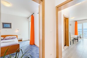 8 bedrooms, free WiFi