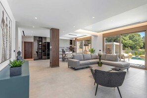 Smart TV, ping pong - Welcome to Emerald Estate, your serene retreat on Rhodes Island. (Rhodes)