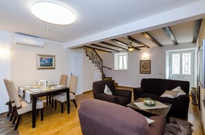 Apartment (Comfort Duplex Two Bedroom Apartment) | Living room | 32-inch flat-screen TV with digital channels, stereo - Apartment Maru Prestige (Dubrovnik)