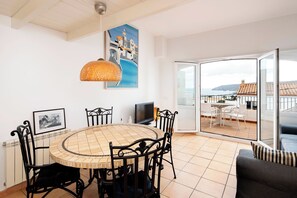 Dining - Precioso Apartamento en Cadaques con Esplendidas Vistas AL MAR y Wifi (Cadaqués)