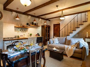 Living room - Authentic Stone House Lola (Sestanovac)