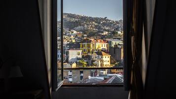 Grand Shared Dormitory | Free WiFi