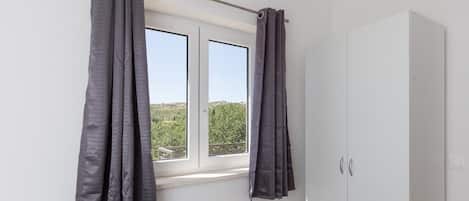 Huoneisto (Three Bedroom Apartment with Balcony) | Yksityiskohta sisätiloista