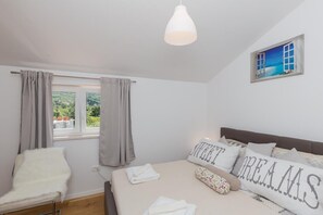 Apartment (Three Bedroom Apartment with Balcony) - Apartment Green Oase (Zupa dubrovacka)