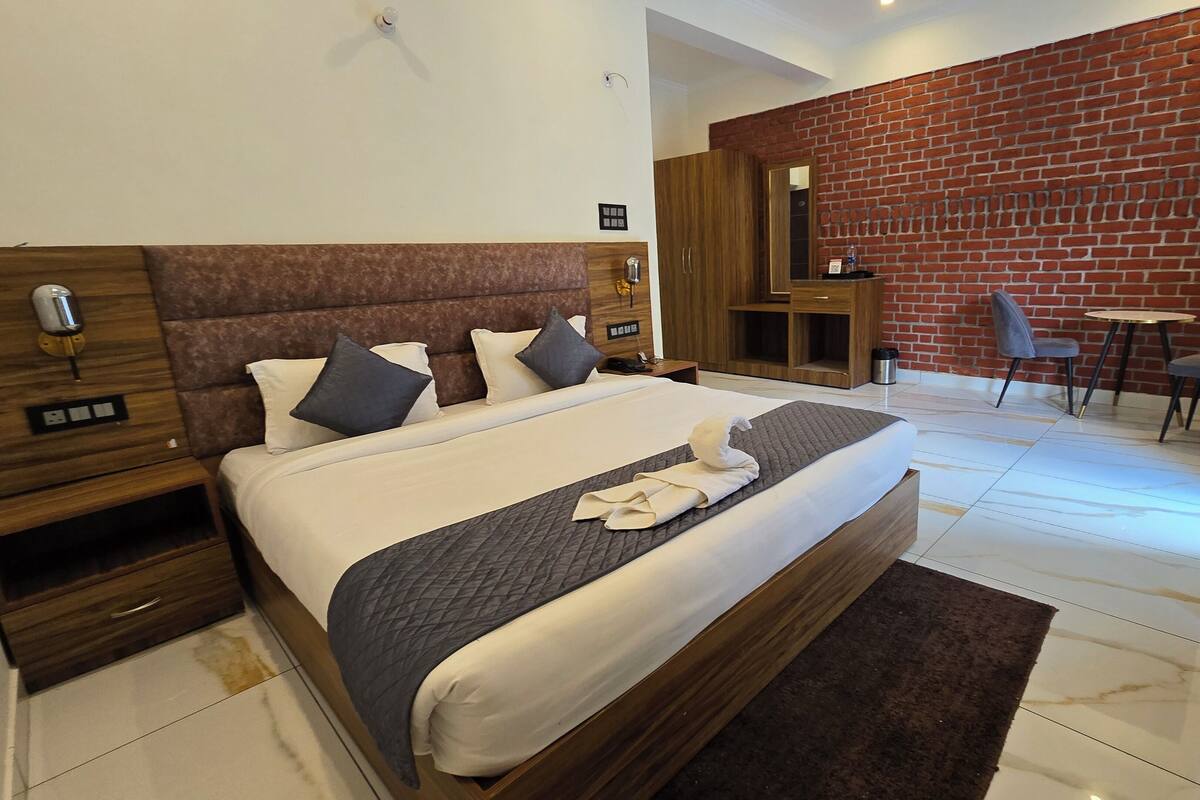 Kamar Superior, balkon, pemandangan bukit | Meja kerja, ruang kerja ramah laptop, dan Wi-Fi gratis