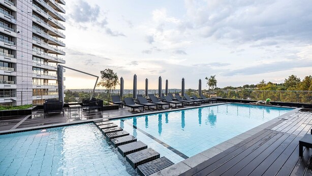 Apartment | Pool | Indoor pool - Luxury Apartment Sandton / no Loadshedding / Dstv (Johannesburg)
