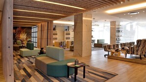 Apartment | Lobby - Luxury Apartment Sandton / no Loadshedding / Dstv (Johannesburg)