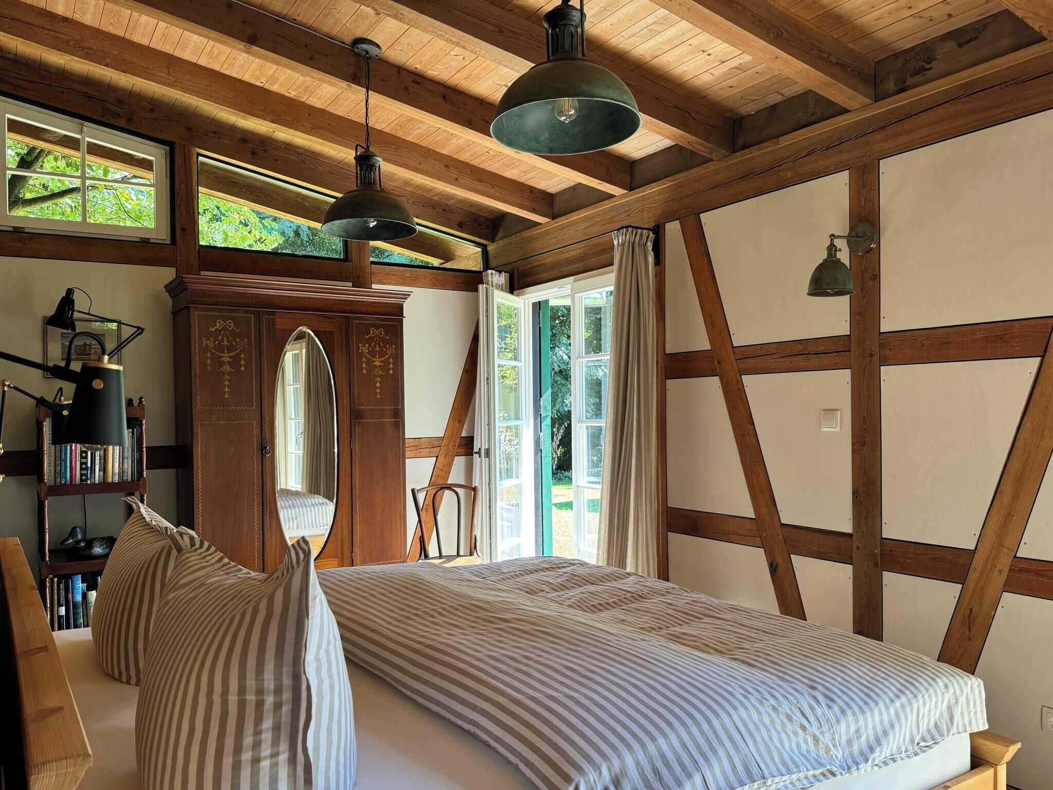 1 Schlafzimmer, Schreibtisch, Bügeleisen/Bügelbrett, Reisekinderbett